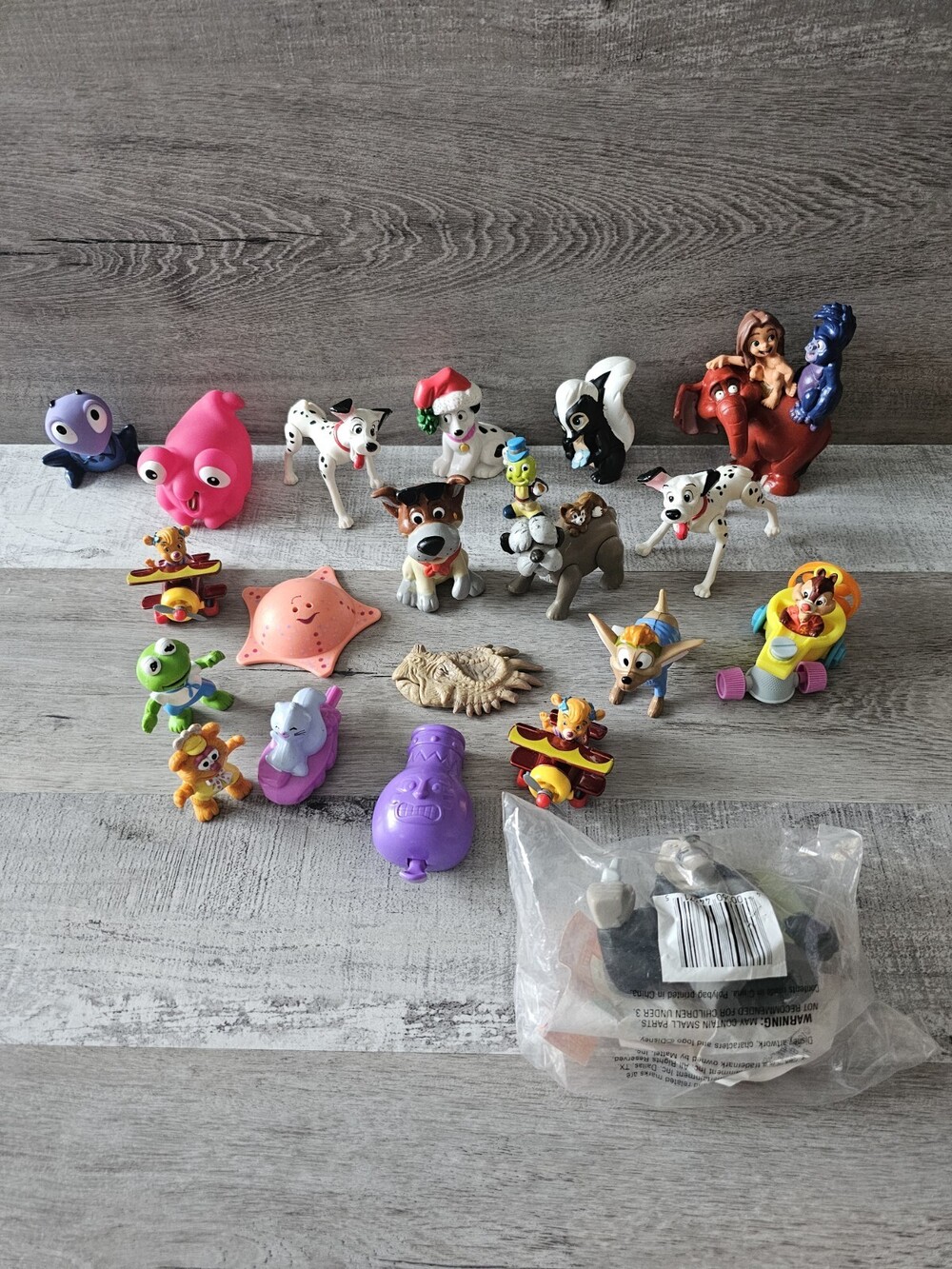 Lot of 21 Vtg Disney Dogs Figures Animals Dalmations Mulan Muppets Kermit 1990s